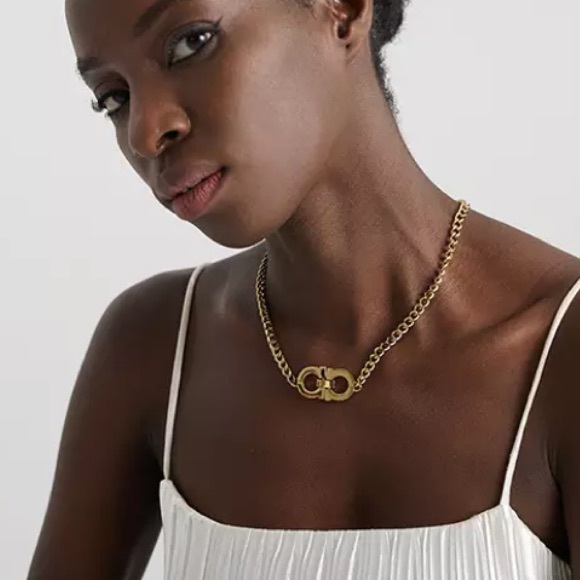 💛Gold plated Geometric Necklace - Picture 6 of 7